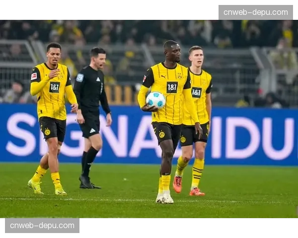 阿德耶米第75分钟破门，多特蒙德一度将总比分扳为3-3平