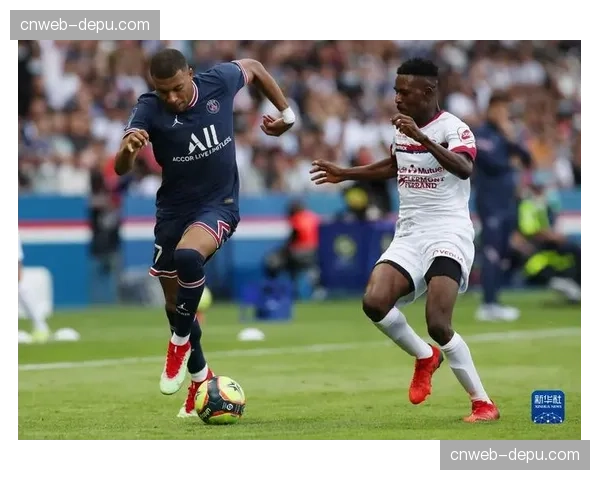 巴黎圣日耳曼客战尼斯前瞻：姆巴佩冲击联赛30球，主队捍卫主场不败